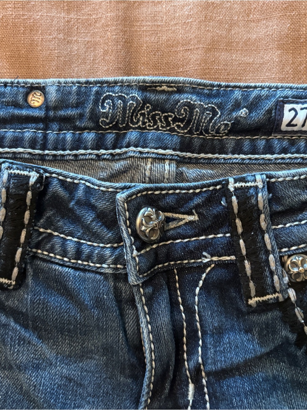 Miss Me Bootcut Jeans Size 27 Rhinestone Winged Cross Embellished Low Rise Y2K - Picture 7 of 9